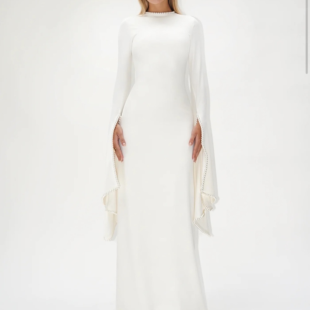 Khanum’s Kadela Gown - Picture 2 of 6